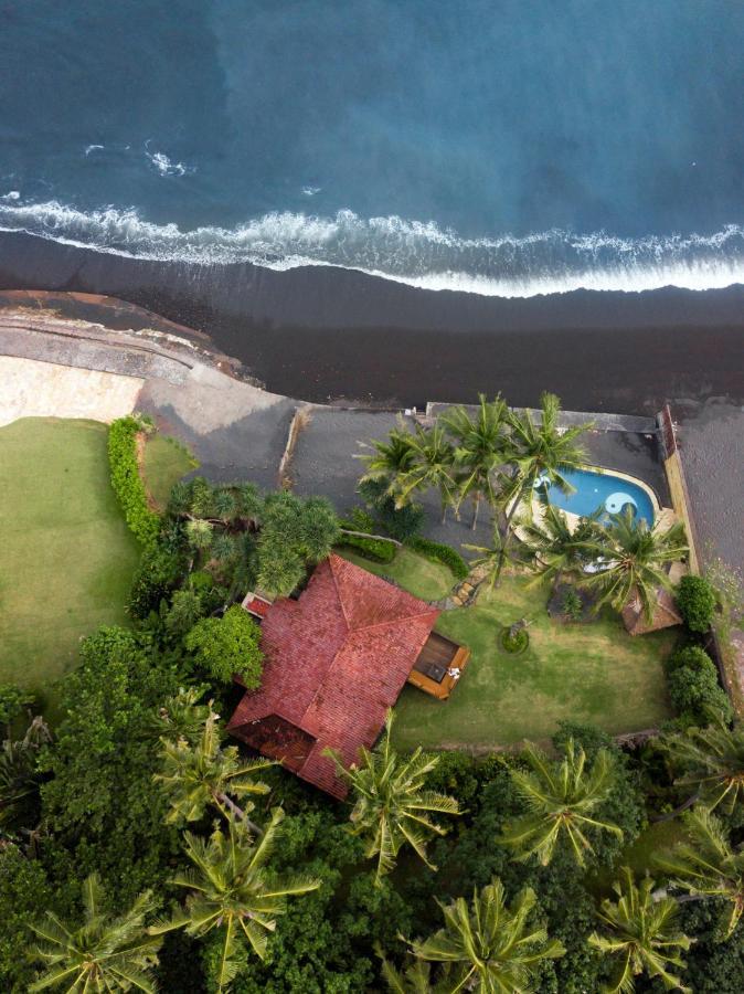 Secret Moon Beach House Jasri Buitenkant foto