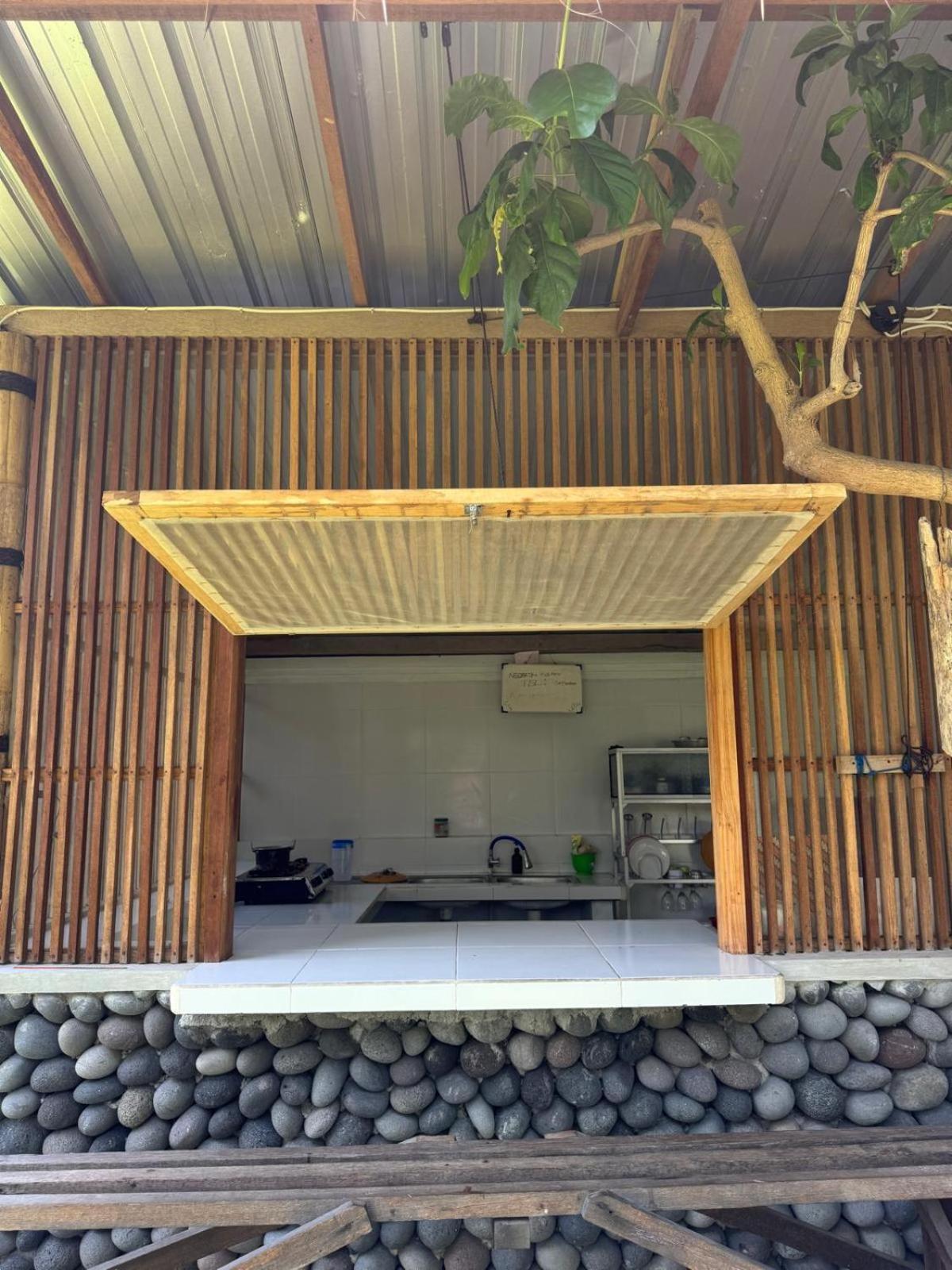Secret Moon Beach House Jasri Buitenkant foto
